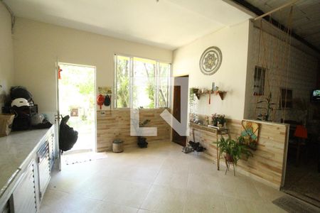 Casa à venda com 253m², 4 quartos e 1 vagaÁrea de serviço