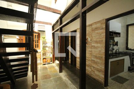 Casa à venda com 253m², 4 quartos e 1 vagaÁtrio