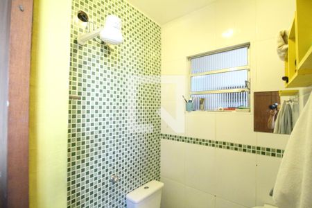 Casa à venda com 253m², 4 quartos e 1 vagaBanheiro da suíte