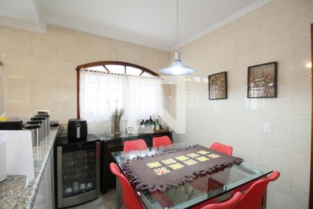 Casa à venda com 118m², 3 quartos e 2 vagasCozinha