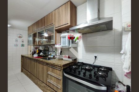 Apartamento à venda com 126m², 3 quartos e 2 vagas Apartamento à venda com 126m², 3 quartos e 2 vagasCozinha