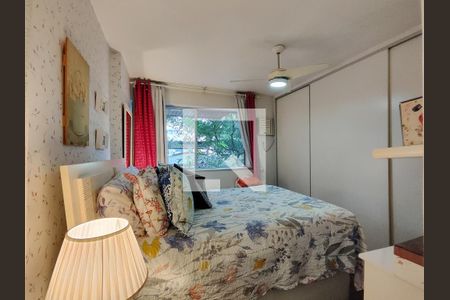 Apartamento à venda com 126m², 3 quartos e 2 vagas Apartamento à venda com 126m², 3 quartos e 2 vagasSuíte