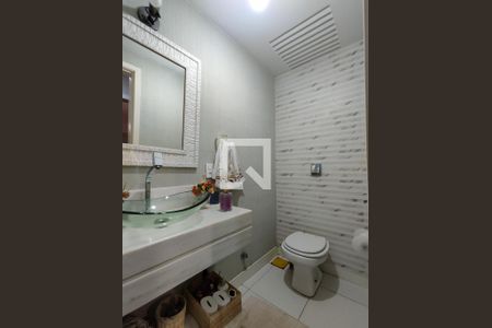 Apartamento à venda com 126m², 3 quartos e 2 vagas Apartamento à venda com 126m², 3 quartos e 2 vagasLavabo