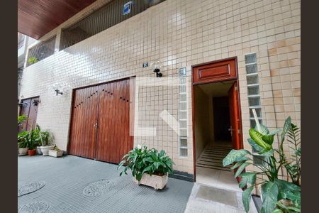 Apartamento à venda com 126m², 3 quartos e 2 vagas Apartamento à venda com 126m², 3 quartos e 2 vagasFachada e portaria