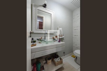 Apartamento à venda com 126m², 3 quartos e 2 vagas Apartamento à venda com 126m², 3 quartos e 2 vagasLavabo