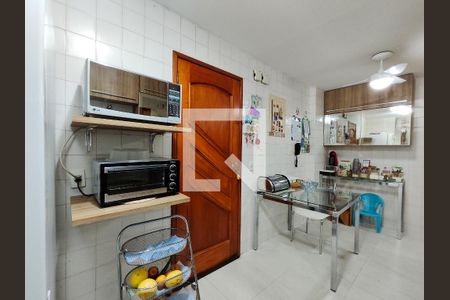 Apartamento à venda com 126m², 3 quartos e 2 vagas Apartamento à venda com 126m², 3 quartos e 2 vagasCozinha
