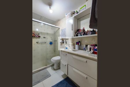 Apartamento à venda com 126m², 3 quartos e 2 vagas Apartamento à venda com 126m², 3 quartos e 2 vagasBanheiro da Suíte