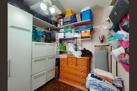 Apartamento à venda com 126m², 3 quartos e 2 vagas Apartamento à venda com 126m², 3 quartos e 2 vagasQuarto de Serviço