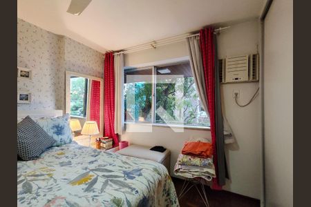 Apartamento à venda com 126m², 3 quartos e 2 vagas Apartamento à venda com 126m², 3 quartos e 2 vagasSuíte