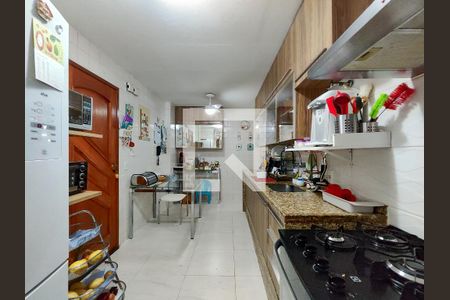 Apartamento à venda com 126m², 3 quartos e 2 vagas Apartamento à venda com 126m², 3 quartos e 2 vagasCozinha