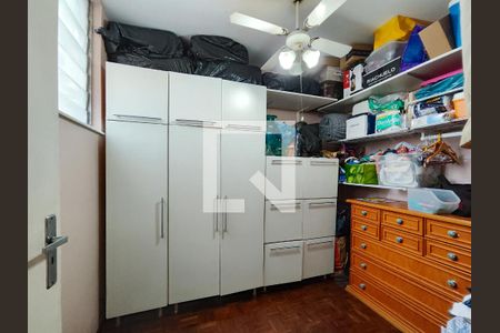 Apartamento à venda com 126m², 3 quartos e 2 vagas Apartamento à venda com 126m², 3 quartos e 2 vagasQuarto de Serviço