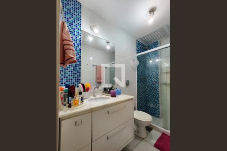 Apartamento à venda com 126m², 3 quartos e 2 vagas Apartamento à venda com 126m², 3 quartos e 2 vagasBanheiro Corredor