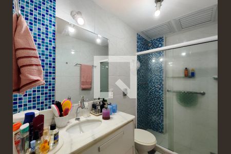 Apartamento à venda com 126m², 3 quartos e 2 vagas Apartamento à venda com 126m², 3 quartos e 2 vagasBanheiro Corredor