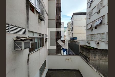Apartamento à venda com 126m², 3 quartos e 2 vagas Apartamento à venda com 126m², 3 quartos e 2 vagasÁrea de Serviço