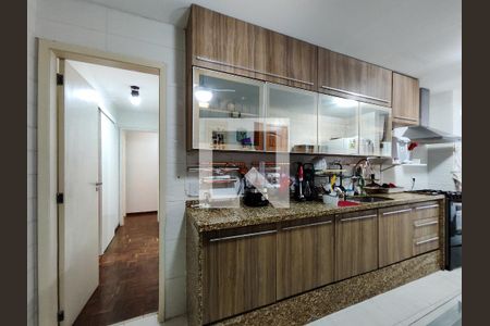 Apartamento à venda com 126m², 3 quartos e 2 vagas Apartamento à venda com 126m², 3 quartos e 2 vagasCozinha