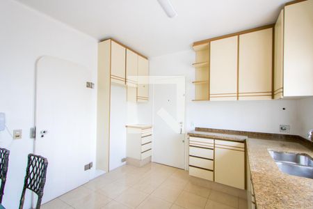 Apartamento à venda com 137m², 4 quartos e 2 vagas Apartamento à venda com 137m², 4 quartos e 2 vagasCozinha