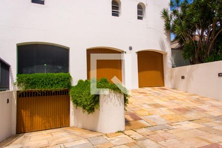 Apartamento à venda com 137m², 4 quartos e 2 vagas Apartamento à venda com 137m², 4 quartos e 2 vagasFachada