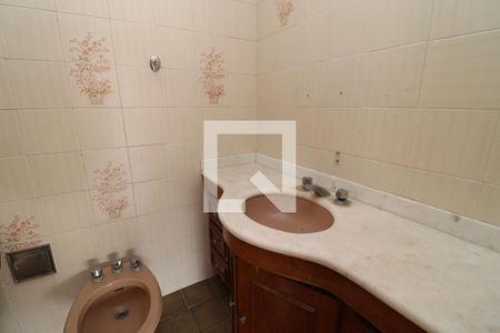 Apartamento à venda com 135m², 3 quartos e 2 vagasBanheiro da Suíte
