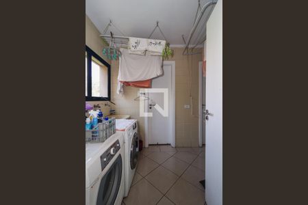 Apartamento à venda com 168m², 4 quartos e 2 vagas Apartamento à venda com 168m², 4 quartos e 2 vagasÁrea de Serviço