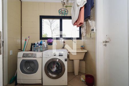 Apartamento à venda com 168m², 4 quartos e 2 vagas Apartamento à venda com 168m², 4 quartos e 2 vagasÁrea de Serviço