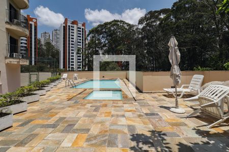 Apartamento à venda com 168m², 4 quartos e 2 vagas Apartamento à venda com 168m², 4 quartos e 2 vagasÁrea comum - Piscina