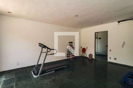 Apartamento à venda com 168m², 4 quartos e 2 vagas Apartamento à venda com 168m², 4 quartos e 2 vagasÁrea comum - Academia