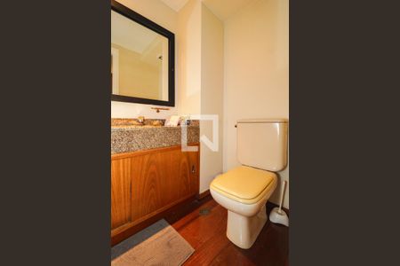 Apartamento à venda com 168m², 4 quartos e 2 vagas Apartamento à venda com 168m², 4 quartos e 2 vagasLavabo