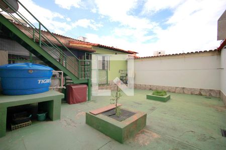 Casa à venda com 190m², 4 quartos e 1 vagaQuintal