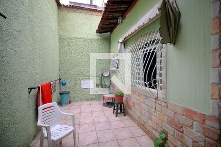 Casa à venda com 190m², 4 quartos e 1 vagaVaranda frontal