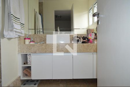 Casa à venda com 140m², 3 quartos e 3 vagasBanheiro da Suíte