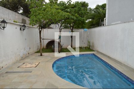 Casa à venda com 140m², 3 quartos e 3 vagasPiscina