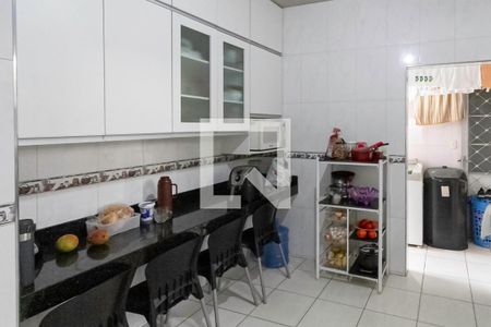 Casa à venda com 220m², 3 quartos e 6 vagas Casa à venda com 220m², 3 quartos e 6 vagasCozinha