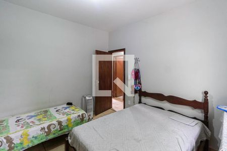 Casa à venda com 220m², 3 quartos e 6 vagas Casa à venda com 220m², 3 quartos e 6 vagasQuarto 2