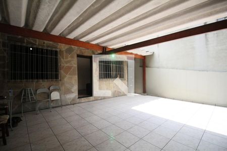 Casa à venda com 250m², 3 quartos e 3 vagasÁrea externa  