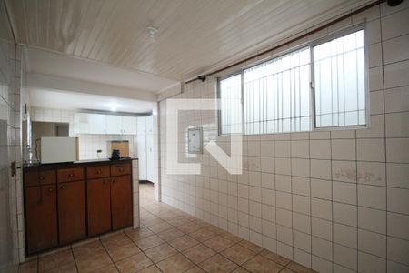 Casa à venda com 250m², 3 quartos e 3 vagasCozinha 