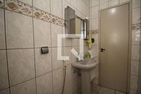 Casa à venda com 250m², 3 quartos e 3 vagasBanheiro 