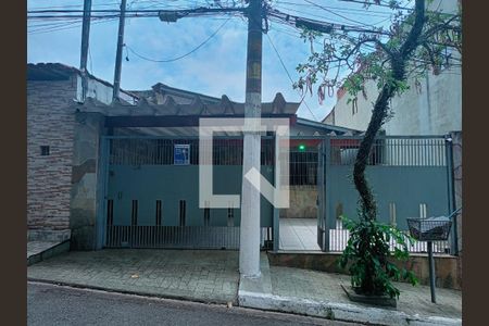 Casa à venda com 250m², 3 quartos e 3 vagas Casa à venda com 250m², 3 quartos e 3 vagasÁrea externa