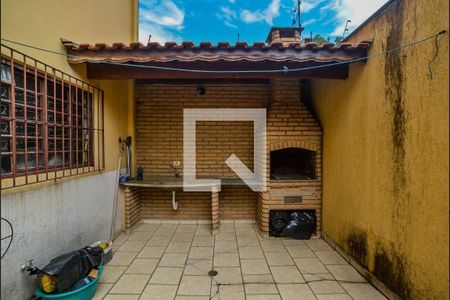 Casa à venda com 273m², 3 quartos e 6 vagas Casa à venda com 273m², 3 quartos e 6 vagasQuintal