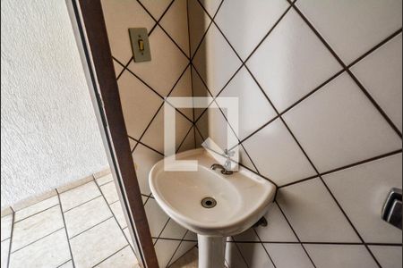 Casa à venda com 273m², 3 quartos e 6 vagas Casa à venda com 273m², 3 quartos e 6 vagasBanheiro de serviço