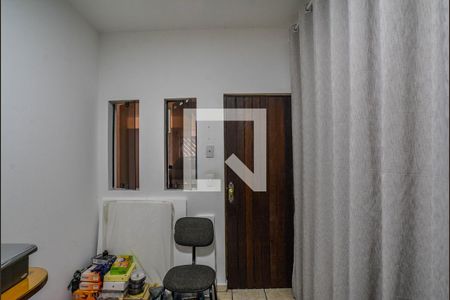 Casa à venda com 273m², 3 quartos e 6 vagas Casa à venda com 273m², 3 quartos e 6 vagasEscritório
