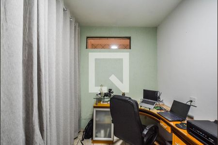 Casa à venda com 273m², 3 quartos e 6 vagas Casa à venda com 273m², 3 quartos e 6 vagasEscritório