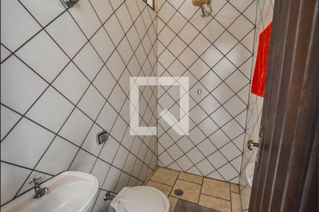 Casa à venda com 273m², 3 quartos e 6 vagas Casa à venda com 273m², 3 quartos e 6 vagasBanheiro de serviço
