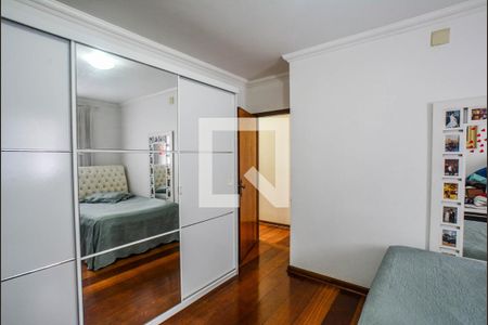 Casa à venda com 273m², 3 quartos e 6 vagas Casa à venda com 273m², 3 quartos e 6 vagasQuarto 2