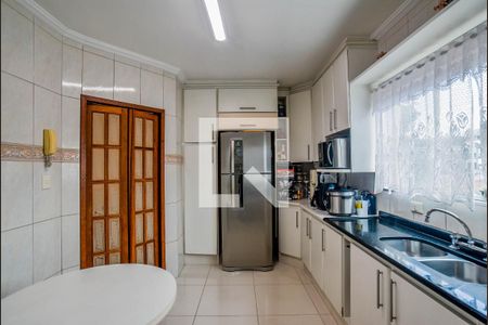 Casa à venda com 273m², 3 quartos e 6 vagas Casa à venda com 273m², 3 quartos e 6 vagasCozinha