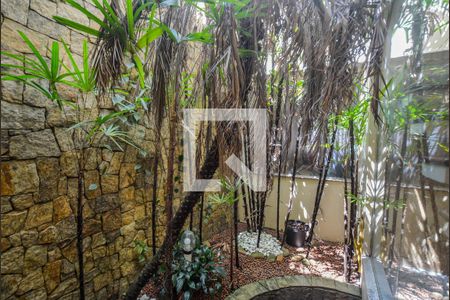 Casa à venda com 273m², 3 quartos e 6 vagas Casa à venda com 273m², 3 quartos e 6 vagasDetalhe Sala