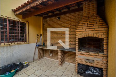 Casa à venda com 273m², 3 quartos e 6 vagas Casa à venda com 273m², 3 quartos e 6 vagasQuintal