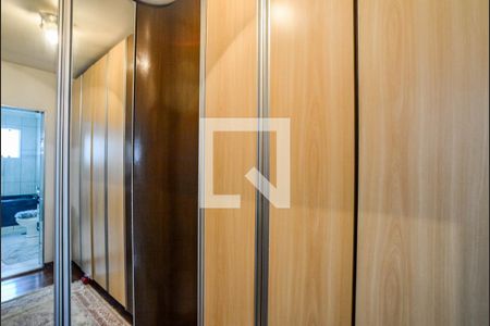 Casa à venda com 273m², 3 quartos e 6 vagas Casa à venda com 273m², 3 quartos e 6 vagasCloset da suíte