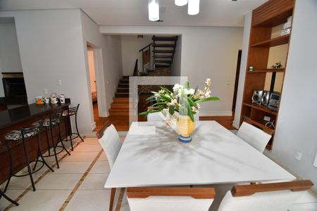 Casa de condomínio à venda com 700m², 5 quartos e 2 vagasSala