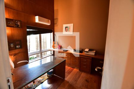 Casa de condomínio à venda com 700m², 5 quartos e 2 vagasSala / Escritório