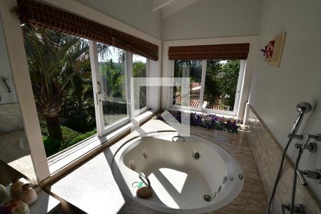 Casa de condomínio à venda com 700m², 5 quartos e 2 vagasBanheiro 1